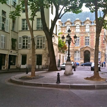 Place Furstenberg - Landmarks & Historical Buildings Near Me - Paris, 75