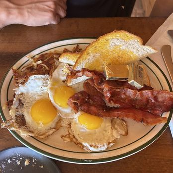 Bee’s Bakery Cafe - Classic American Breakfast - Bakeries Near Me - Oakhurst, California Bee’s Bakery Cafe - Classic American Breakfast - Bakeries Near Me - Oakhurst, California