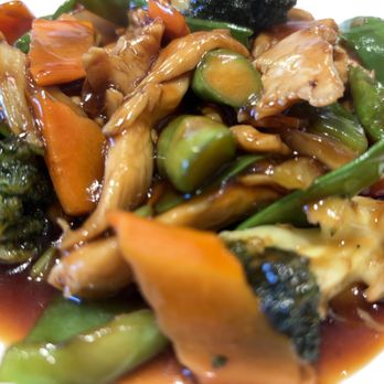 Mukashi Sushi Bar - Chicken and vegetables from Eastwind. Very fresh and tender. - Sushi Bars Near Me - Atlantic City, New Jersey