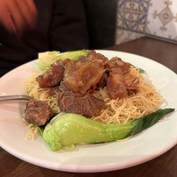 A+ Hong Kong Restaurant - Curry Beef Brisket Lo Mein - Hong Kong Style Cafe Near Me - Seattle, Washington