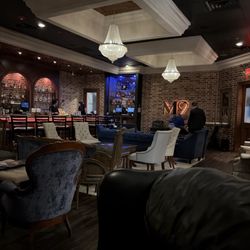 Manhattan 9 - Bar, seating area, general atmosphere