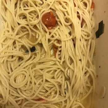 Guicho's Eatery - Spaghettini. The broth was soaked up by the garlic bread. Yummy! - Italian Near Me - Carpinteria, California Guicho's Eatery - Spaghettini. The broth was soaked up by the garlic bread. Yummy! - Italian Near Me - Carpinteria, California