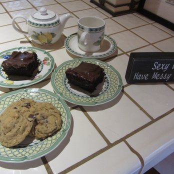 Alpenhorn Bed & Breakfast - Belgian Dark Chocolate Cake and Ancient Grain Belgium Chocolate Chip and Peanut Butter cookies! - Big Bear Lake, CA