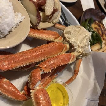Bob Chinn's Crab House - Alaskan Bairdi Snow Crab - Seafood Near Me - Wheeling, Illinois Bob Chinn's Crab House - Alaskan Bairdi Snow Crab - Seafood Near Me - Wheeling, Illinois