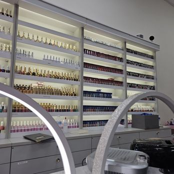 Lagi Nails and Spa - Nail Salons Near Me - West Jordan, Utah