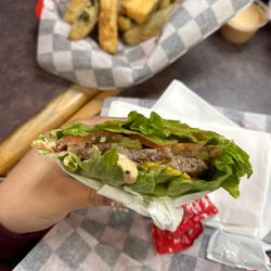 Philly's Sandwich & Grill - Cheeseburger
