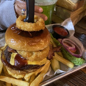 The Rusty Nail - Bacon cheeseburger - Bars Near Me - San Antonio, Texas
