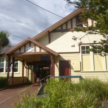 Mentone Railway Station - Station Building - Train Stations Near Me - Mentone, VIC