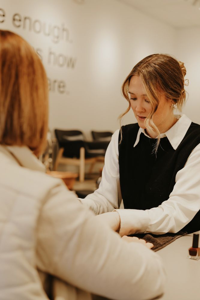 THE W NAIL BAR WESTGATE 63 Photos & 14 Reviews 3131 Westgate Mall, Fairview Park, Ohio