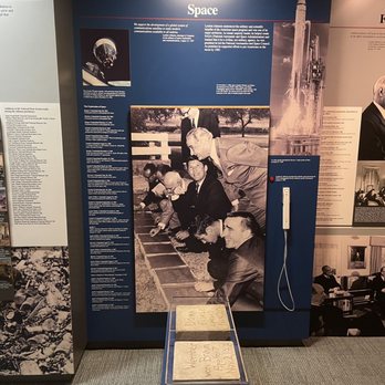 Gray Line Tours - San Antonio - LBJ Museum - Bus Tours Near Me - San Antonio, Texas