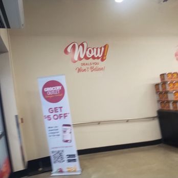 Grocery Outlet - Entrance inside - Grocery Near Me - Columbus, Ohio
