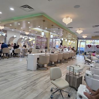 Elysian Nails & Spa - Nice space - Nail Salons Near Me - Chandler, Arizona