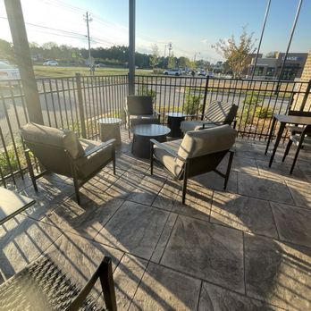 Starbucks - Coffee & Tea Near Me - Grayson, Georgia