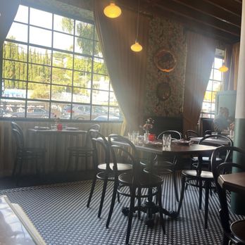 Donna's - Inside - Italian Near Me - Los Angeles, California Donna's - Inside - Italian Near Me - Los Angeles, California