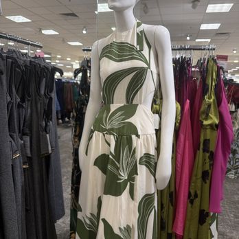 Macy's - Mannequin at Macys - Department Stores Near Me - Bethesda, Maryland