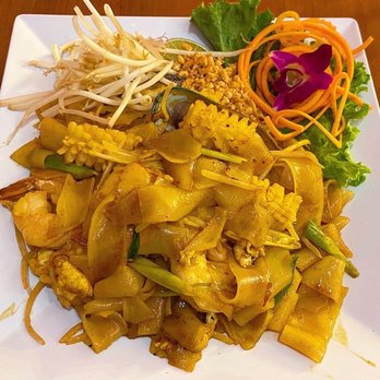 Aroi Thai Cuisine - Seafood Pad Thai with drunken noodle - Thai Near Me - Yuma, Arizona Aroi Thai Cuisine - Seafood Pad Thai with drunken noodle - Thai Near Me - Yuma, Arizona