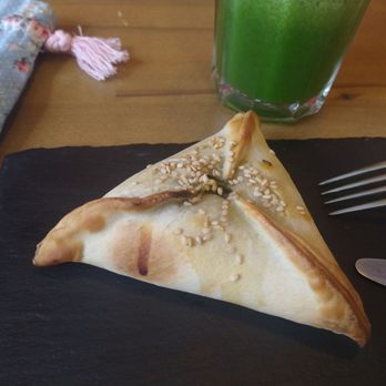 Empanadas & Co. - Empanada de spinacas e queijo - Cafes Near Me - Lagos, 08