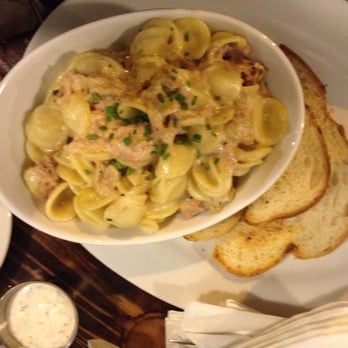 Pour House - Truffle pork mac & cheese - Unfortunately looks better than it tastes - Cocktail Bars Near Me - Oceanside, California
