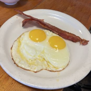Oakland Grill - Pancake Combo - Breakfast & Brunch Near Me - Oakland, California Oakland Grill - Pancake Combo - Breakfast & Brunch Near Me - Oakland, California