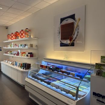 ROYCE Chocolate - The chocolate selection - Chocolatiers & Shops Near Me - Bellevue, Washington ROYCE Chocolate - The chocolate selection - Chocolatiers & Shops Near Me - Bellevue, Washington