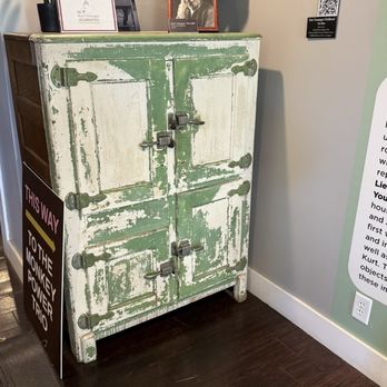 Kurt Vonnegut Museum & Library - The Vonnegut family ice box! - Museums Near Me - Indianapolis, Indiana