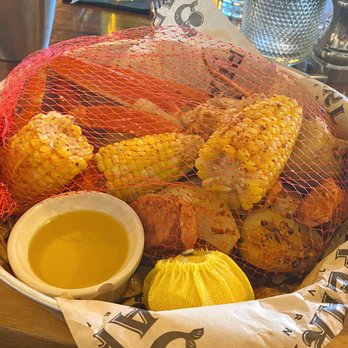 Pearl Tavern - Tavern Boil - New American Near Me - Lee's Summit, Missouri