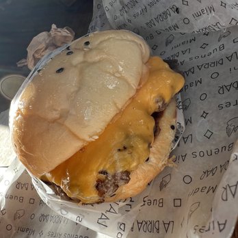 La Birra Bar - Wynwood - Burgers Near Me - Miami, Florida