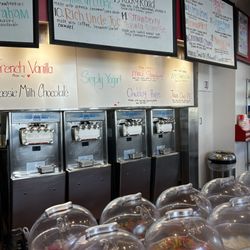 21 Choices Frozen Yogurt - 11/30/25 Froyo!! Pb n coffee please