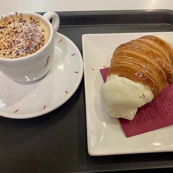 El Mos - Breakfast at El Mos! - Bakeries Near Me - Barcelona, B El Mos - Breakfast at El Mos! - Bakeries Near Me - Barcelona, B