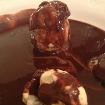 Hotel Duran - Profiteroles floating in a sea of chocolate - Hotels Near Me - Figueres, GI