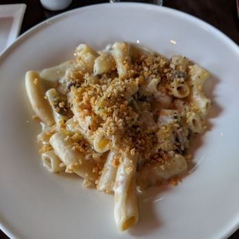 HAVEN Riverfront Restaurant & Bar - Truffle mac n cheese without bacon - New American Near Me - Edgewater, New Jersey