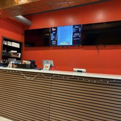 Birdies Hot Chicken - Counter
