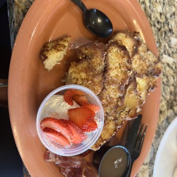 Kneaders Bakery & Cafe - Chunky Cinnamon French Toast - Bakeries Near Me - San Antonio, Texas
