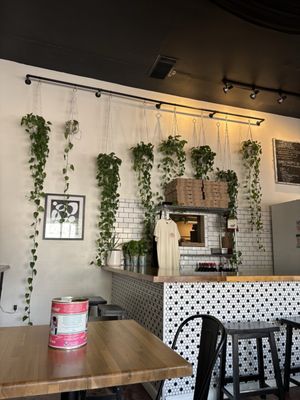 Lo Mo Pizzeria by null