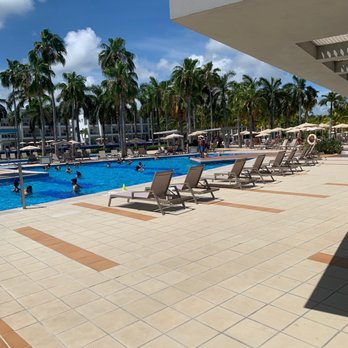 Riu Palace Peninsula - pool Deck - Hotels Near Me - Cancún, ROO Riu Palace Peninsula - pool Deck - Hotels Near Me - Cancún, ROO