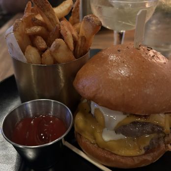 Social - Drive Thru Burger - New American Near Me - Costa Mesa, California Social - Drive Thru Burger - New American Near Me - Costa Mesa, California