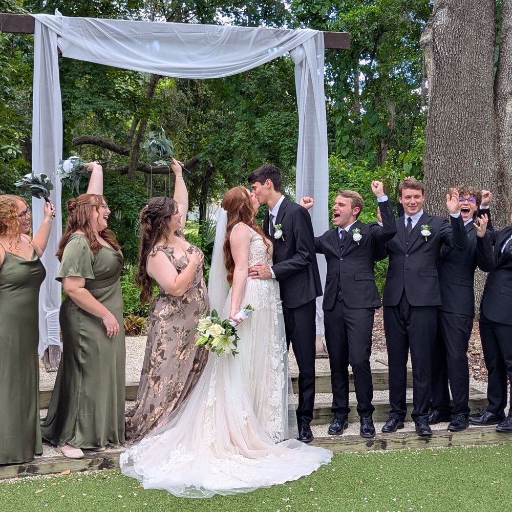 Bloomingdale Florist - The happy couple and the stunning bouquet! - Florists Near Me - Brandon, Florida Bloomingdale Florist - The happy couple and the stunning bouquet! - Florists Near Me - Brandon, Florida