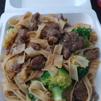 Thai Garden Asian Fusion - Pad se ew with beef. - Thai Near Me - Aurora, Colorado Thai Garden Asian Fusion - Pad se ew with beef. - Thai Near Me - Aurora, Colorado