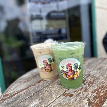 Gitana Cafe - Lavender Matcha + Maza Pan Latte - Cafes Near Me - Hermosa Beach, California Gitana Cafe - Lavender Matcha + Maza Pan Latte - Cafes Near Me - Hermosa Beach, California