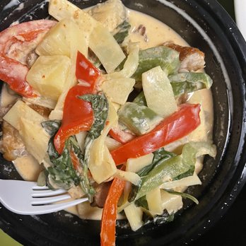 BANGKOK Thai & Sushi Restaurant - Red Duck Curry - Sushi Bars Near Me - Algonquin, Illinois