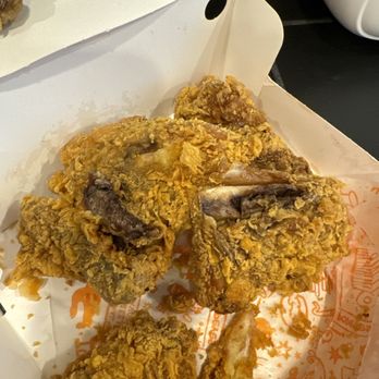 Popeyes Louisiana Kitchen - 8pc 8Pc Signature Chicken Family Meal - Chicken Wings Near Me - Gresham, Oregon