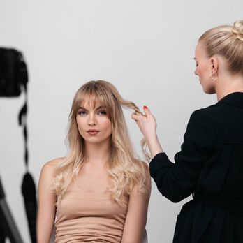 Online Makeup Academy - Cosmetology Schools Near Me - New York, New York Online Makeup Academy - Cosmetology Schools Near Me - New York, New York