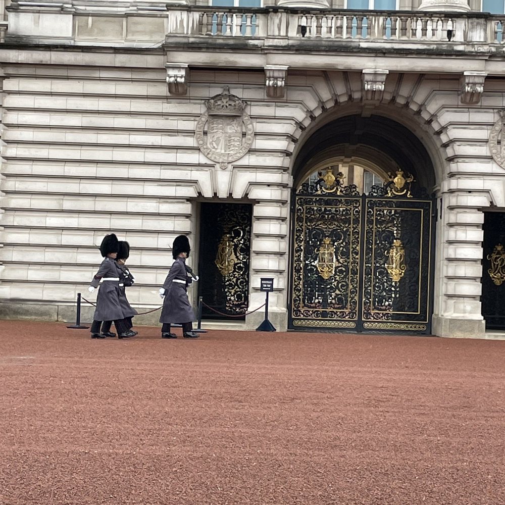 Buckingham Palace - Landmarks & Historical Buildings Near Me - London, XGL