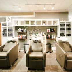Maestros Hair Studio - Shampoo area