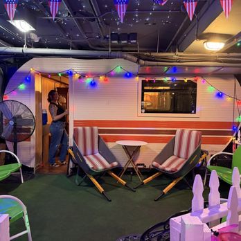 Trailer Park After Dark - MeeMaw's patio - Comfort Food Near Me - San Diego, California Trailer Park After Dark - MeeMaw's patio - Comfort Food Near Me - San Diego, California