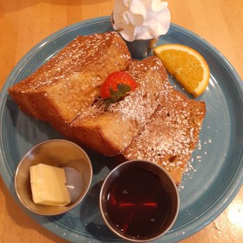 Café Kaila - Cinnamon French toast - Breakfast & Brunch Near Me - Honolulu, Hawaii