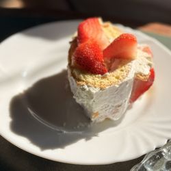 Arber Cafè - Strawberry and whipped cream cake