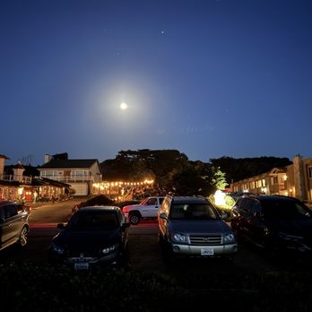 Moonstone Landing - Sea chest restaurant on the left, little sur inn on the right - Hotels Near Me - Cambria, California