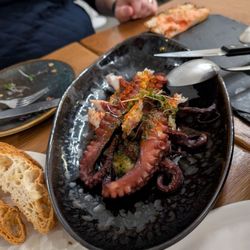 Vic Braseria - Octopus