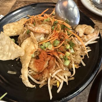 Thai Towne Eatery - The food is good, I really love the pad Thai. Green curry is good too. I would recommend coming here for food. - Thai Near Me - Orange, California